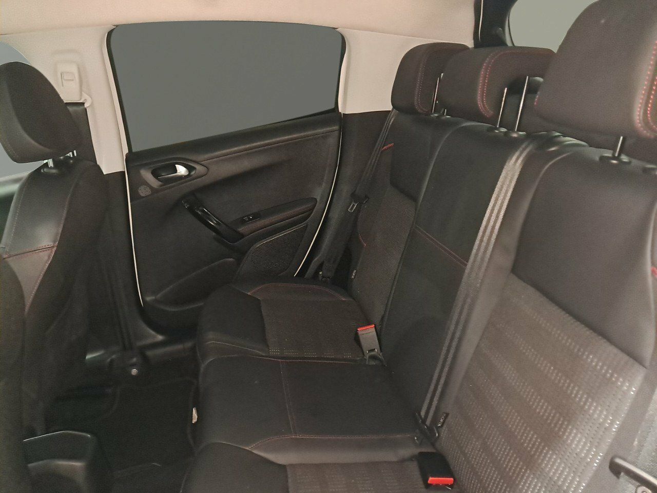 Foto Peugeot 208 10