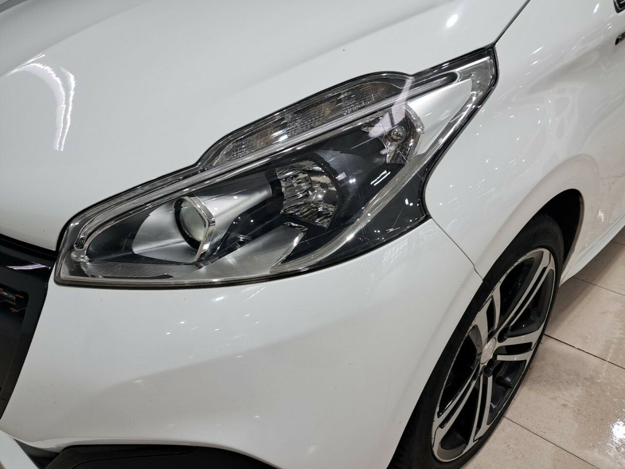 Foto Peugeot 208 27