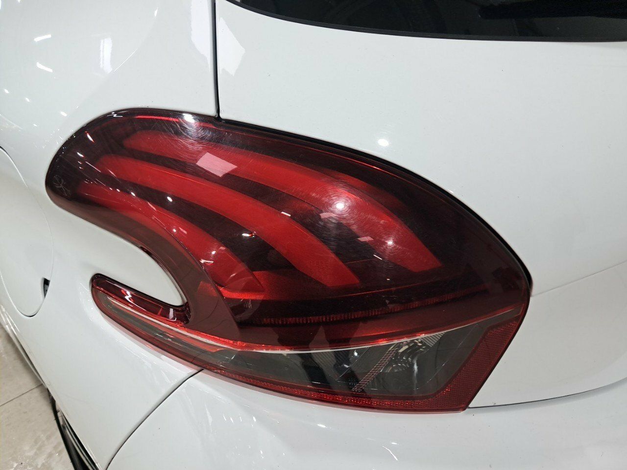 Foto Peugeot 208 28