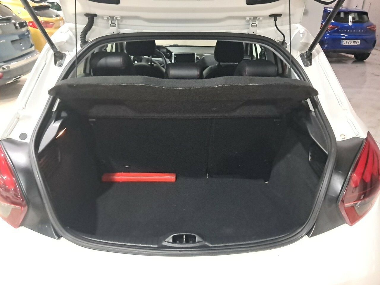 Foto Peugeot 208 30
