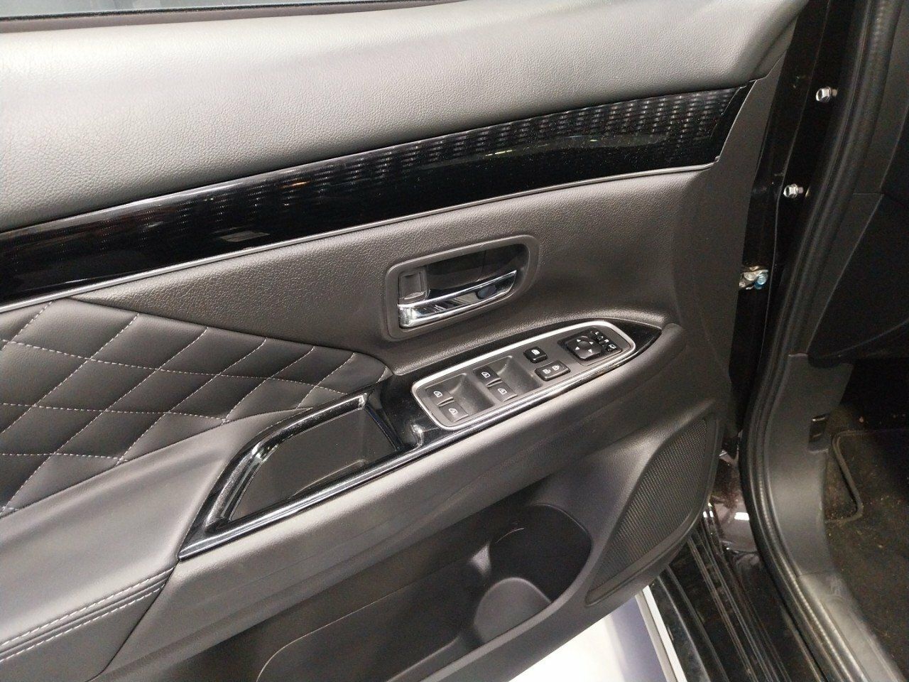 Foto Mitsubishi Outlander 32