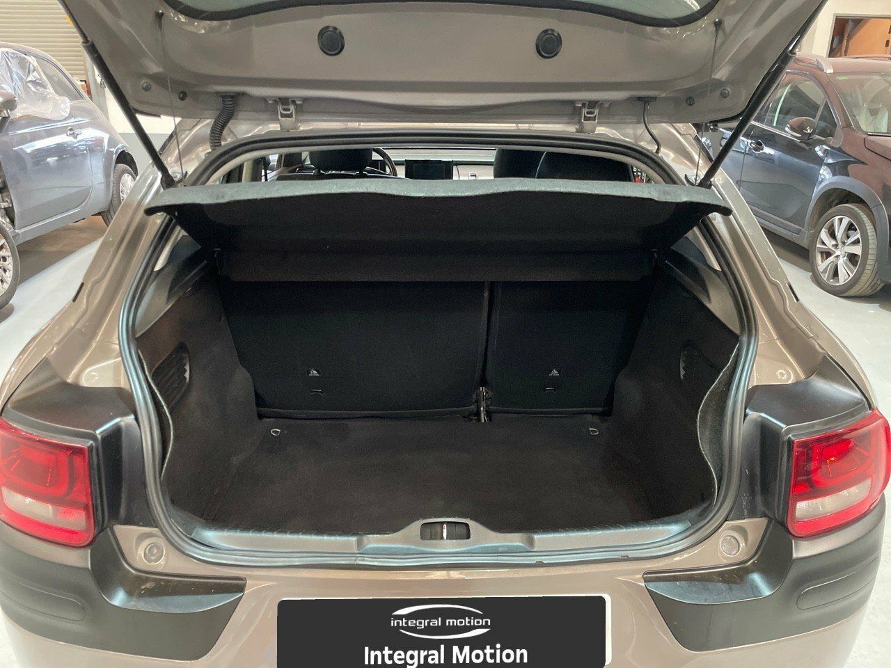 Foto Citroën C4 Cactus 30