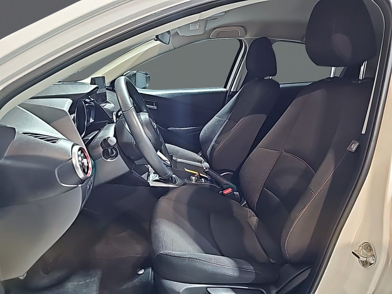 Foto Mazda Mazda2 6