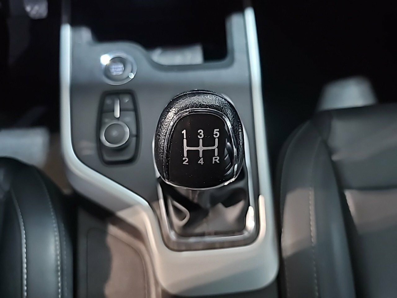 Foto DR Automobiles DR4 9