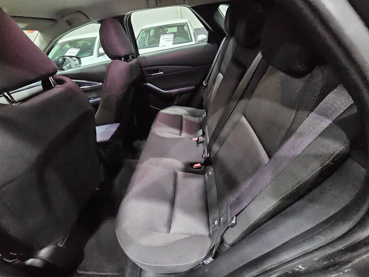 Foto Mazda CX-30 14