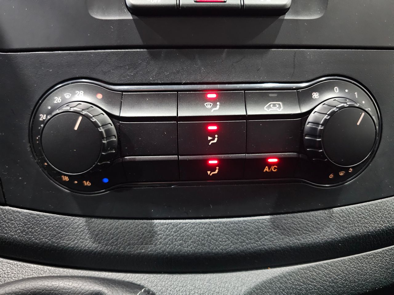 Foto Mercedes-Benz Vito 25