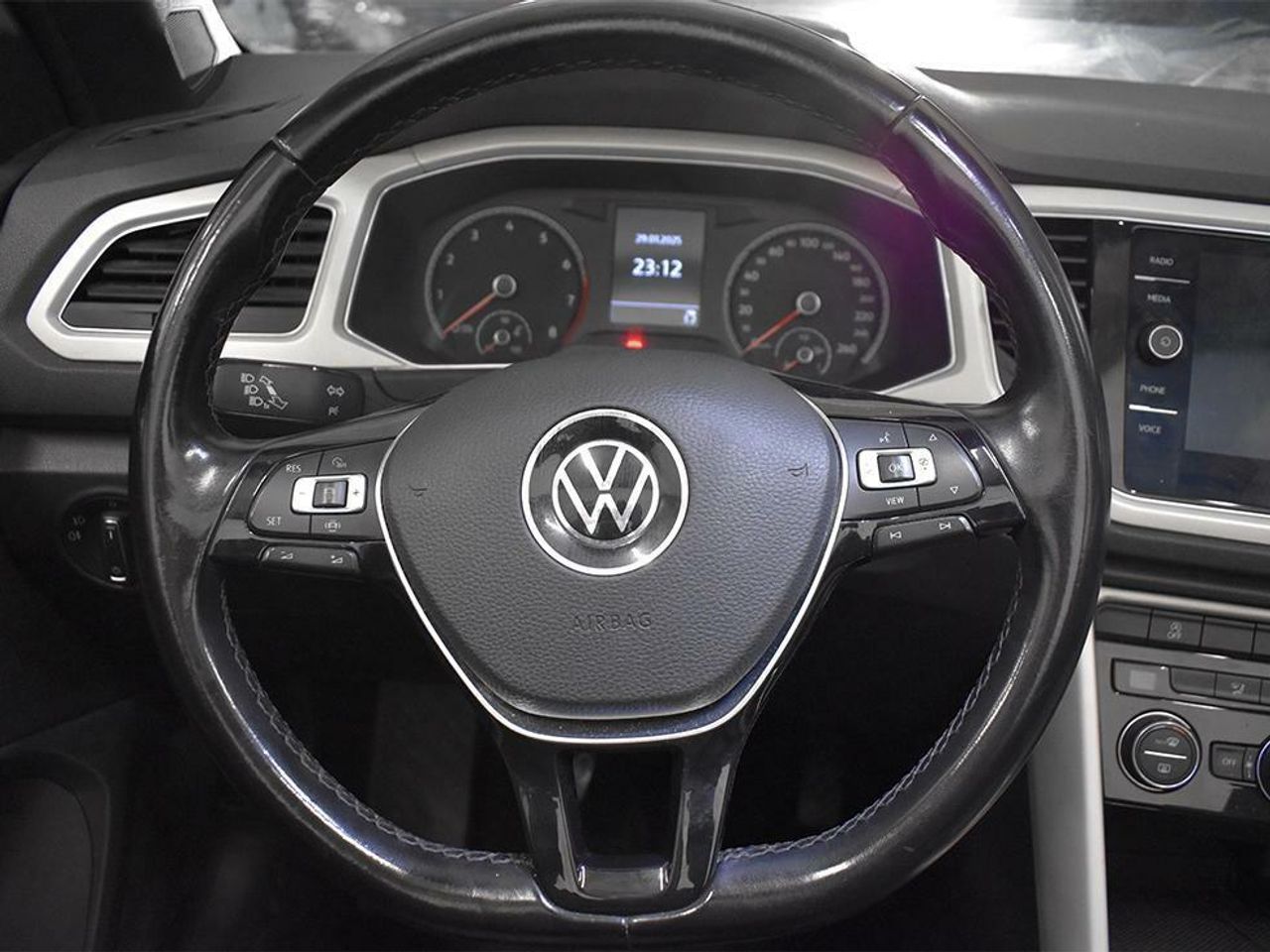 Foto Volkswagen T-Roc 9