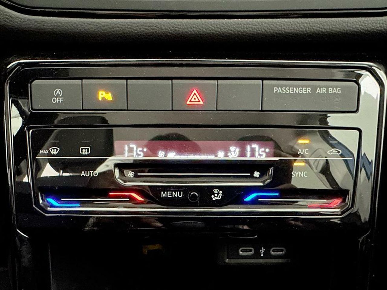 Foto Volkswagen T-Cross 17