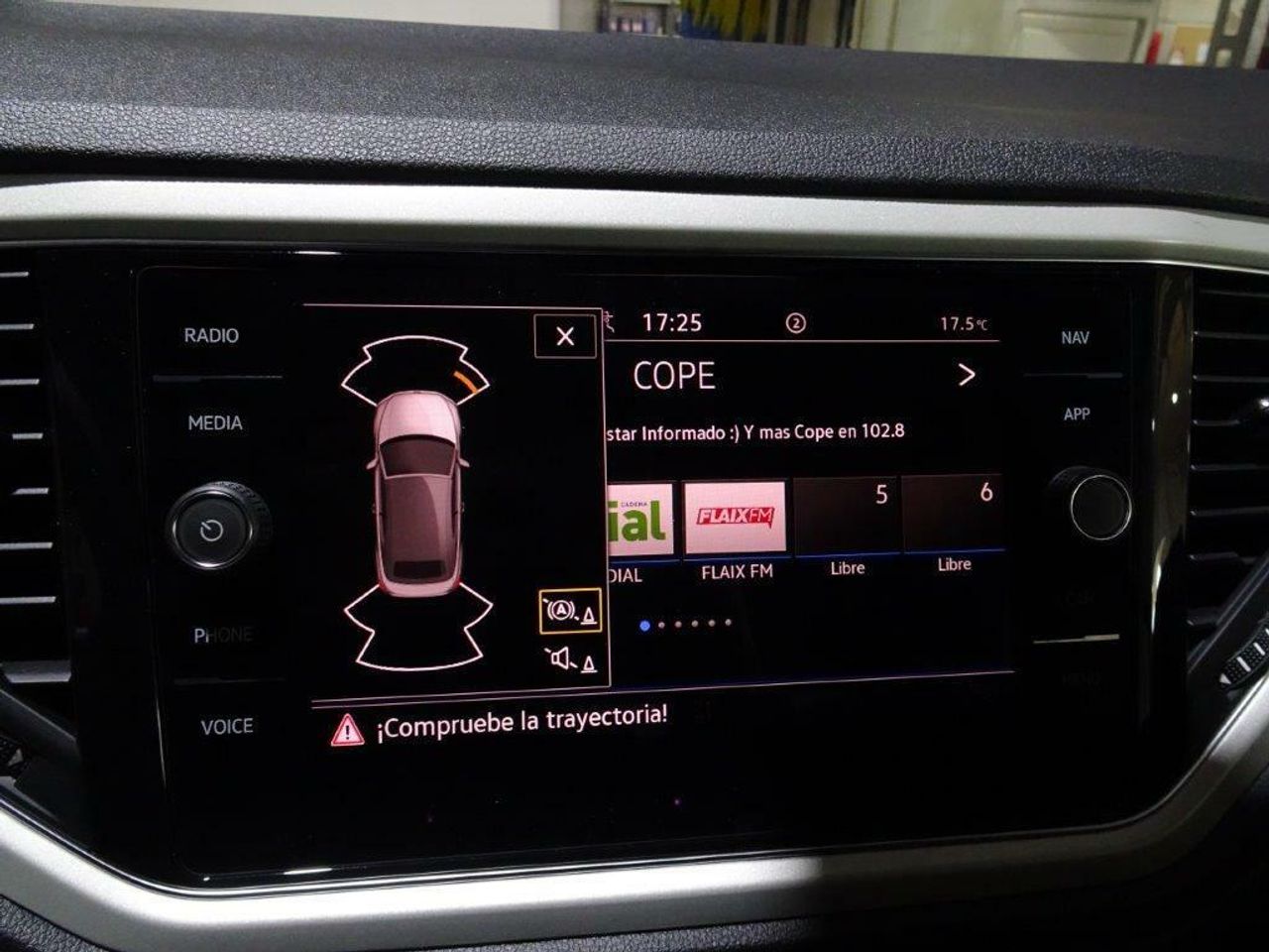 Foto Volkswagen T-Roc 10