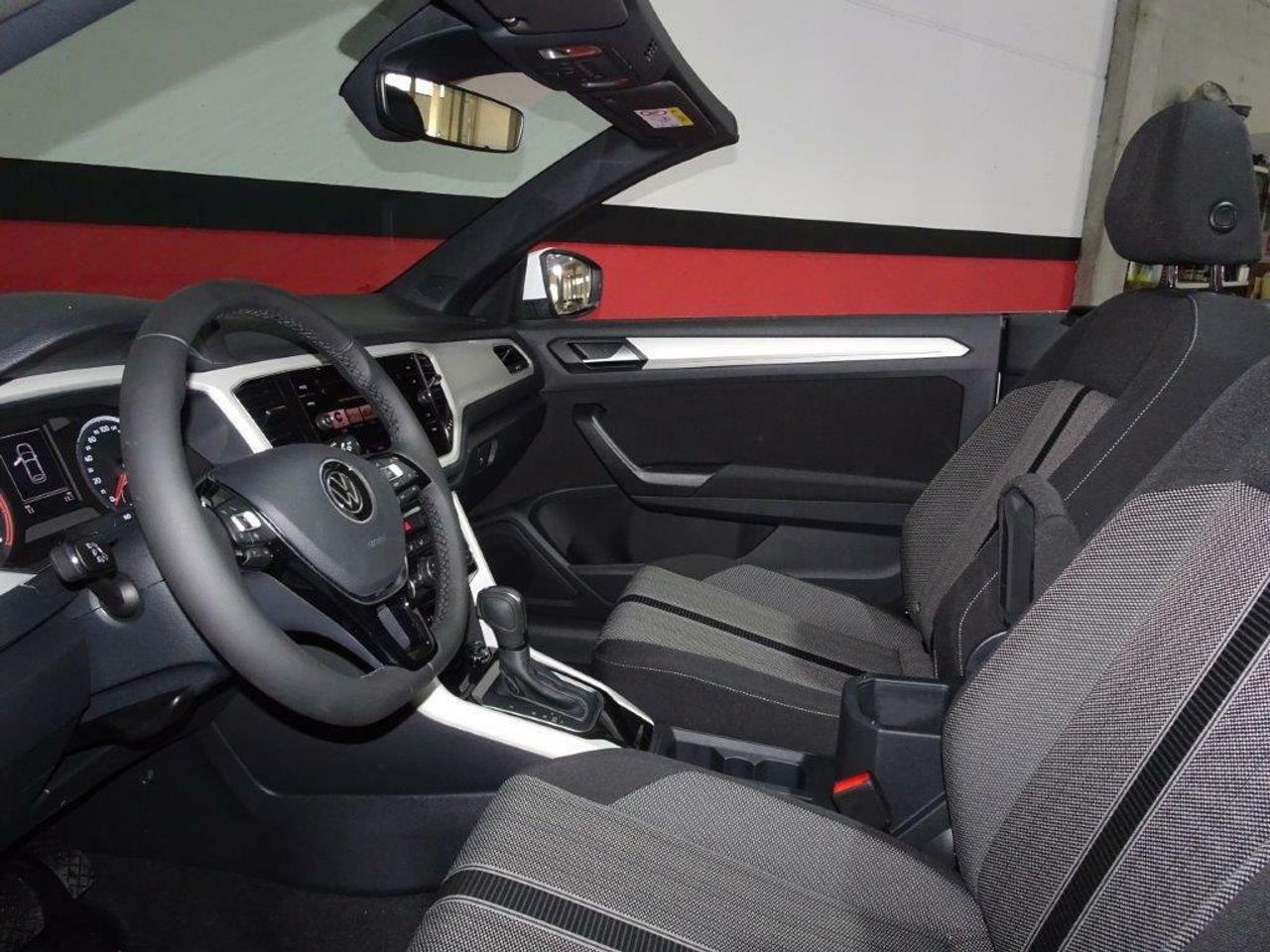Foto Volkswagen T-Roc 13