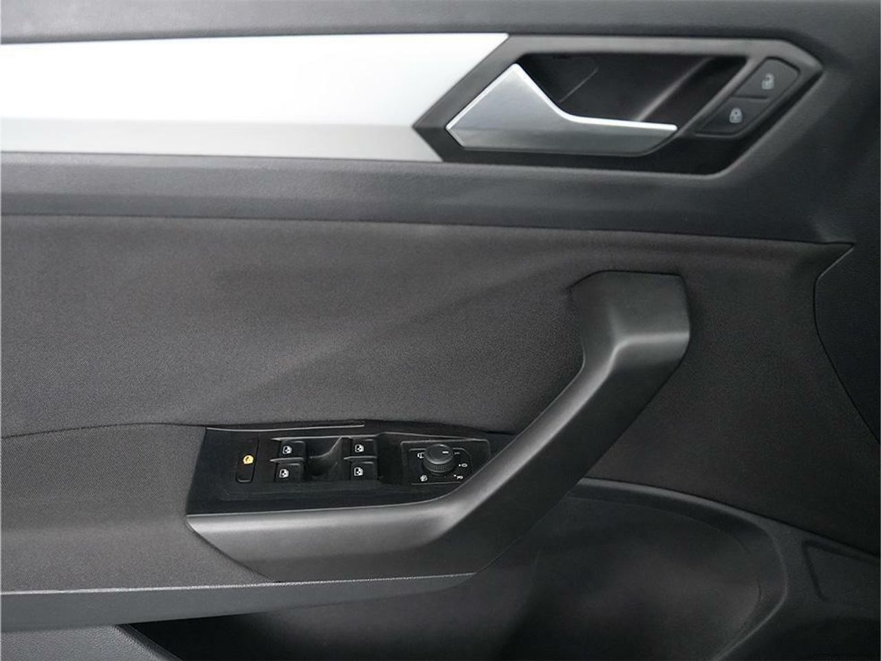 Foto Volkswagen T-Roc 17