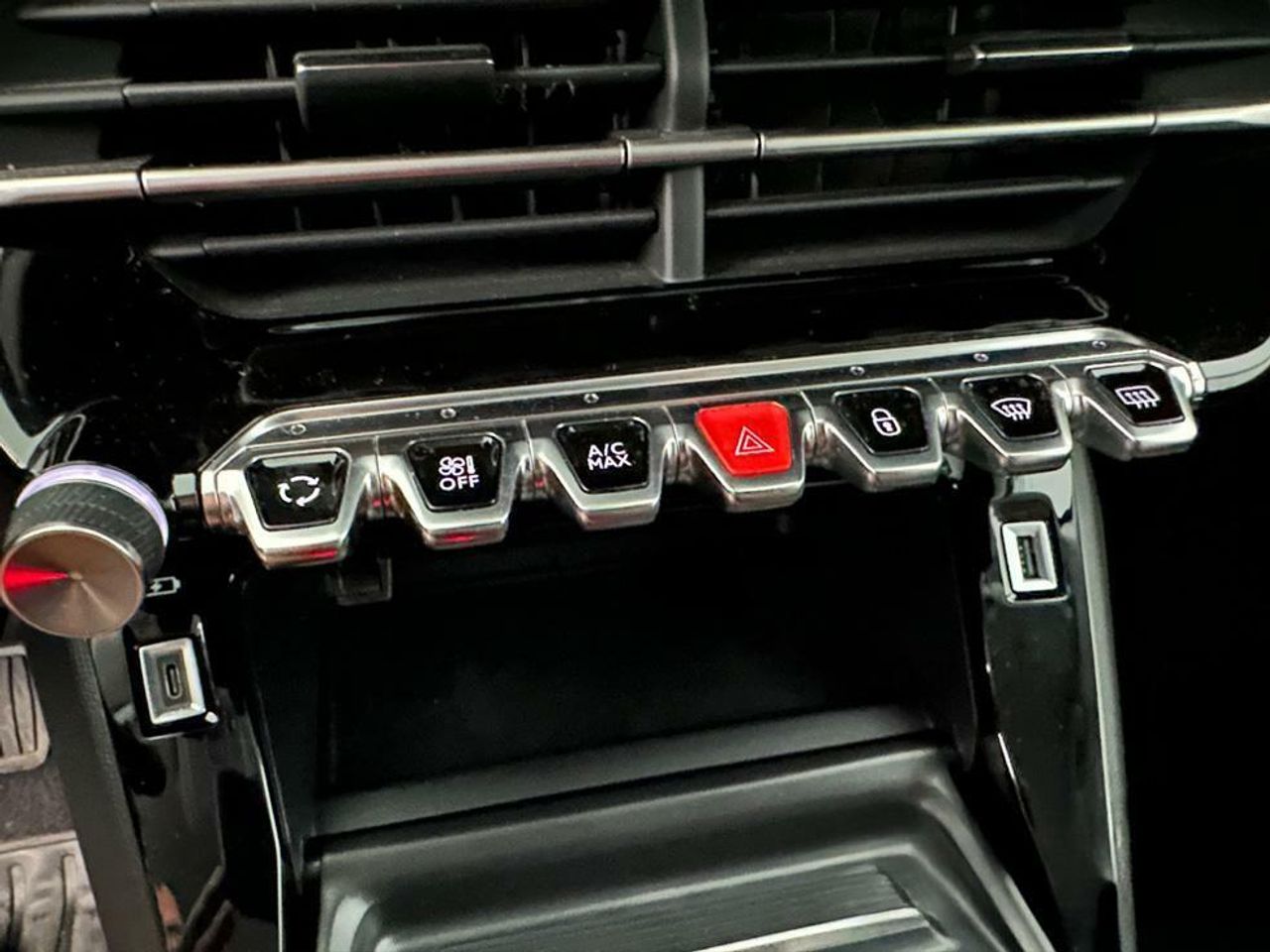 Foto Peugeot 208 12