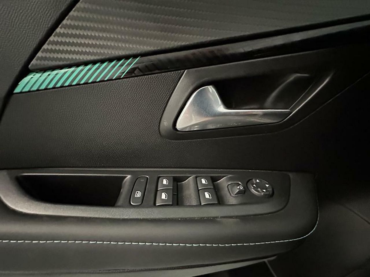 Foto Peugeot 208 14