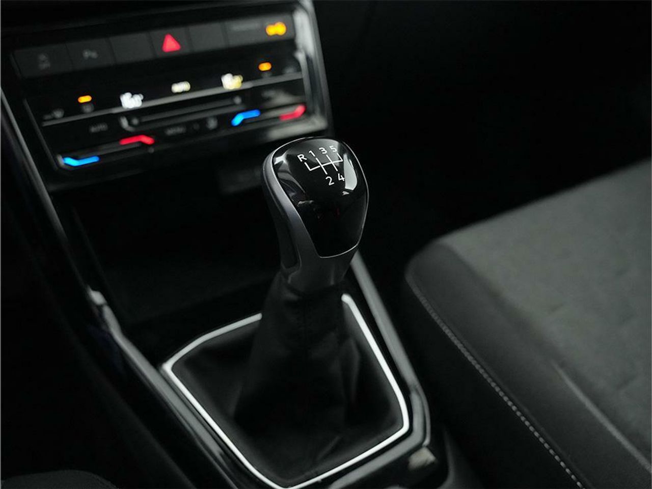 Foto Volkswagen T-Cross 13