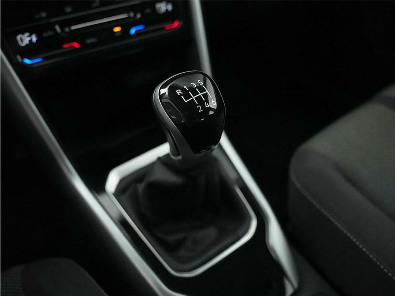 Foto Volkswagen T-Roc 15