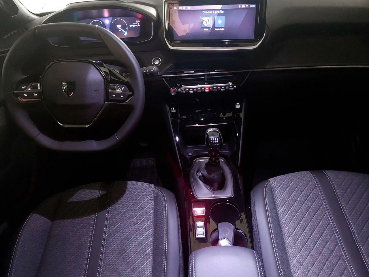 Foto Peugeot 2008 11