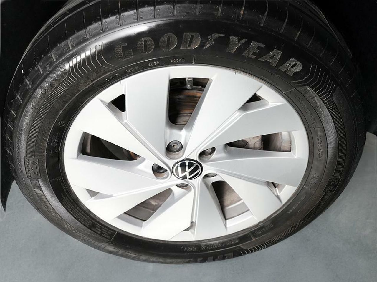 Foto Volkswagen T-Cross 24
