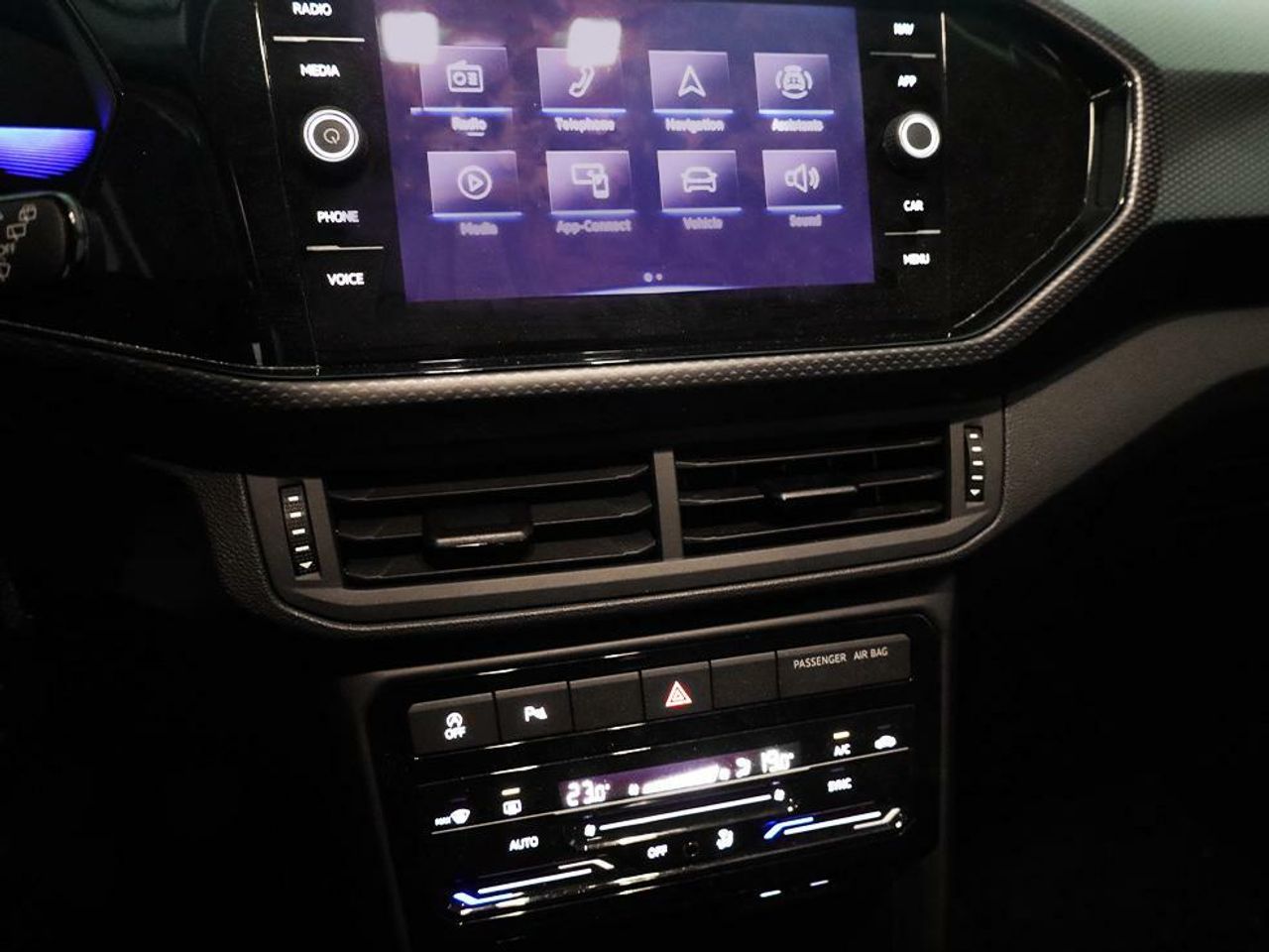 Foto Volkswagen T-Cross 16