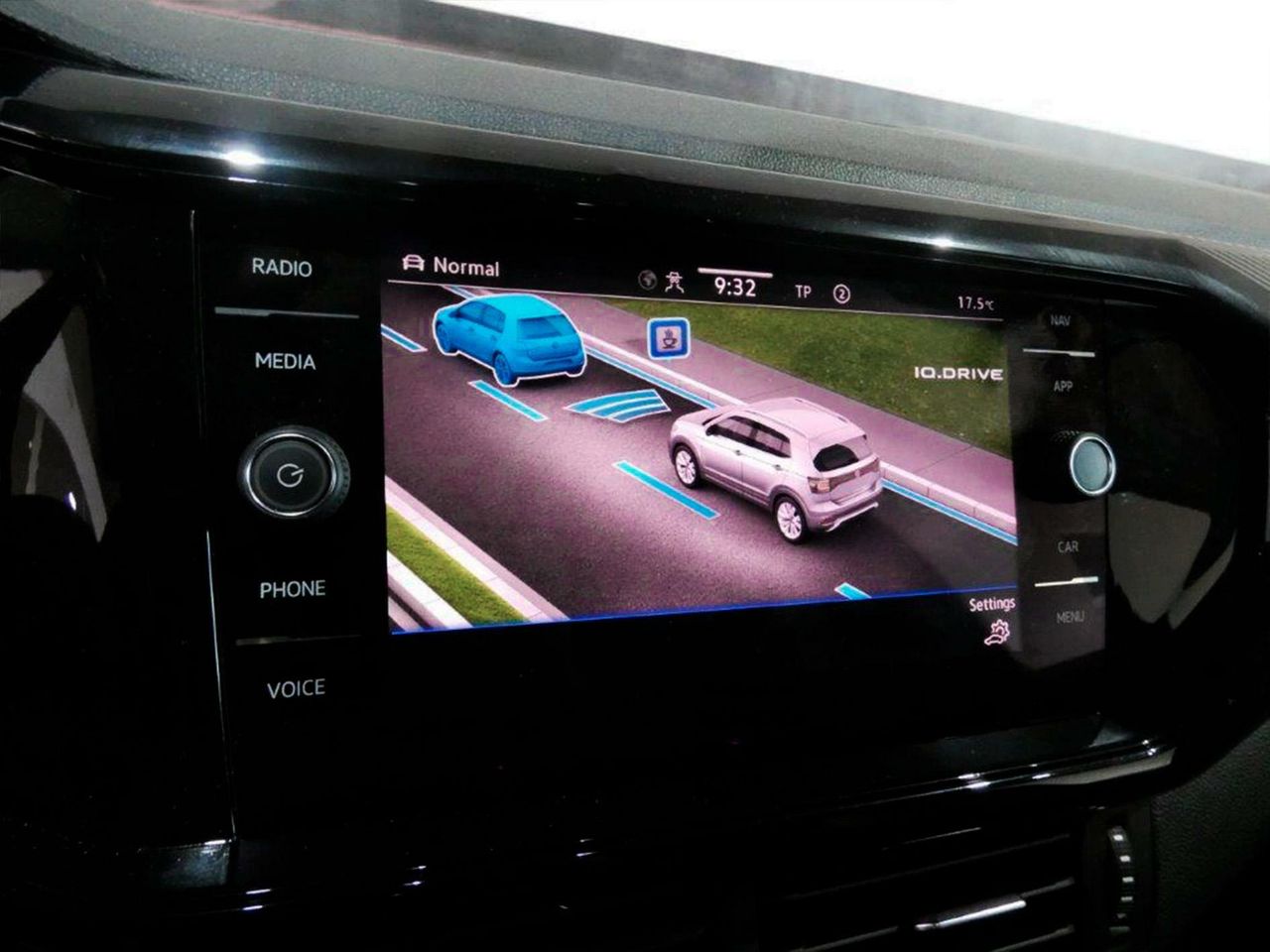 Foto Volkswagen T-Cross 11