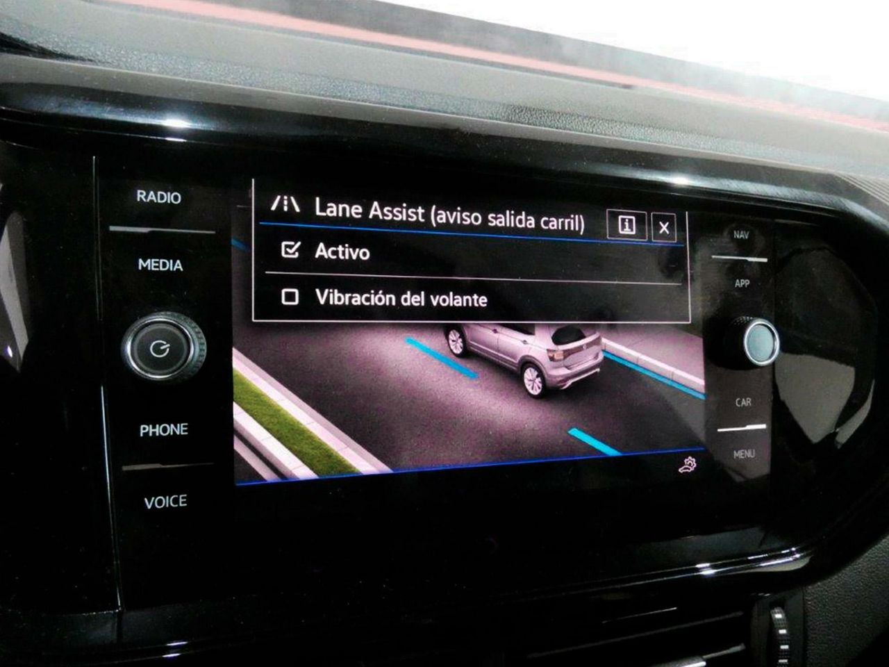 Foto Volkswagen T-Cross 13