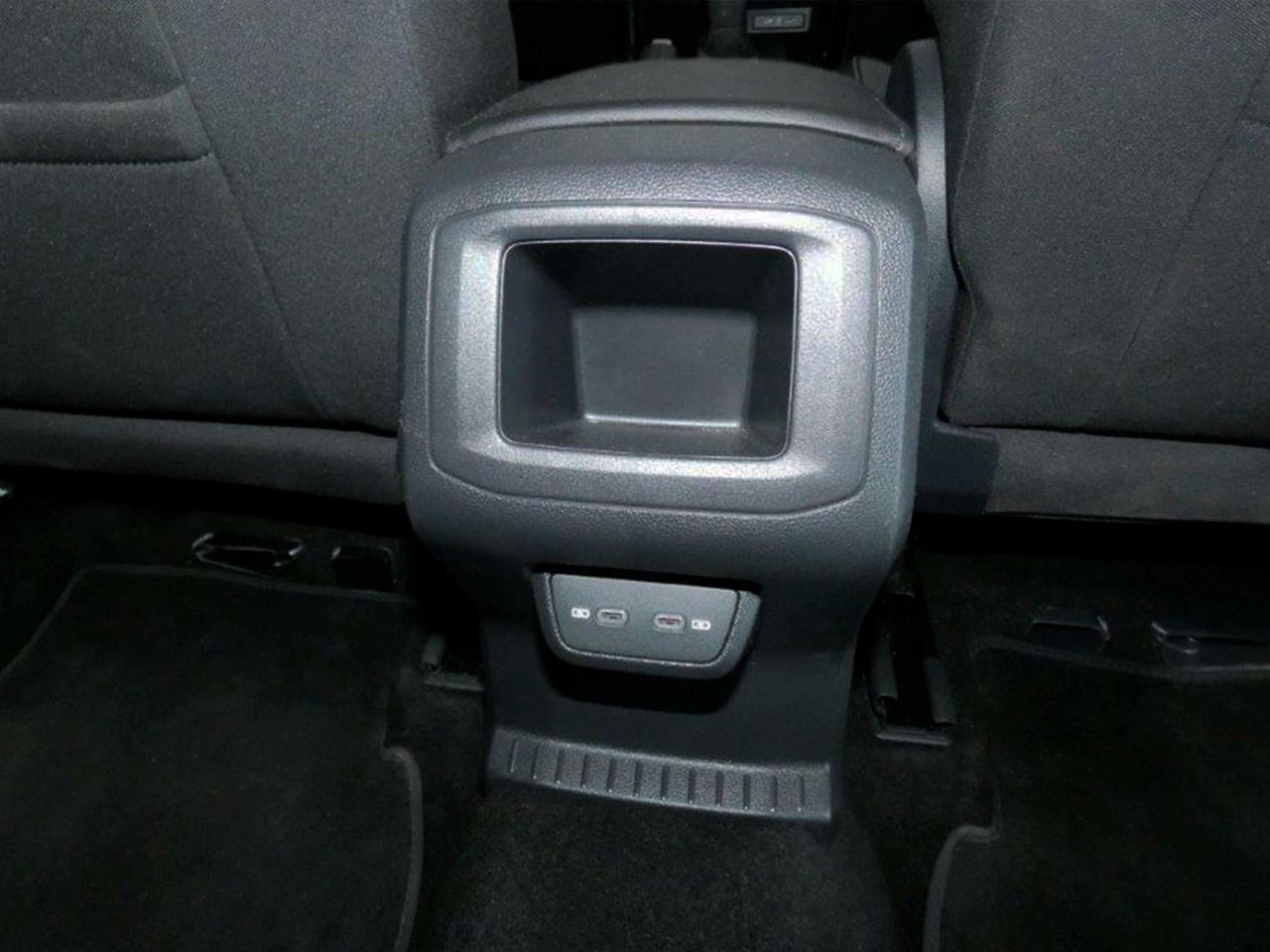 Foto Volkswagen T-Cross 16
