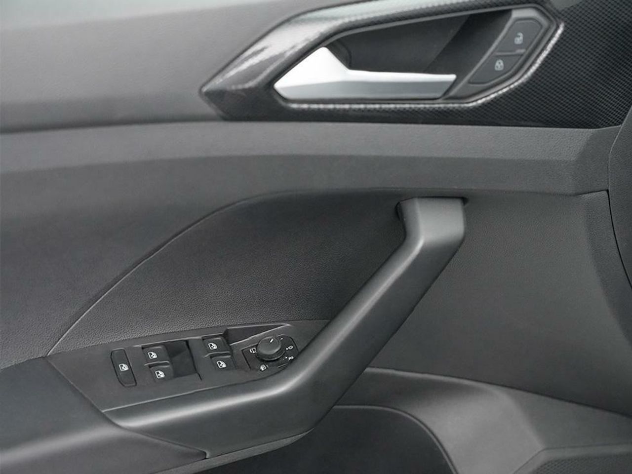 Foto Volkswagen T-Cross 17