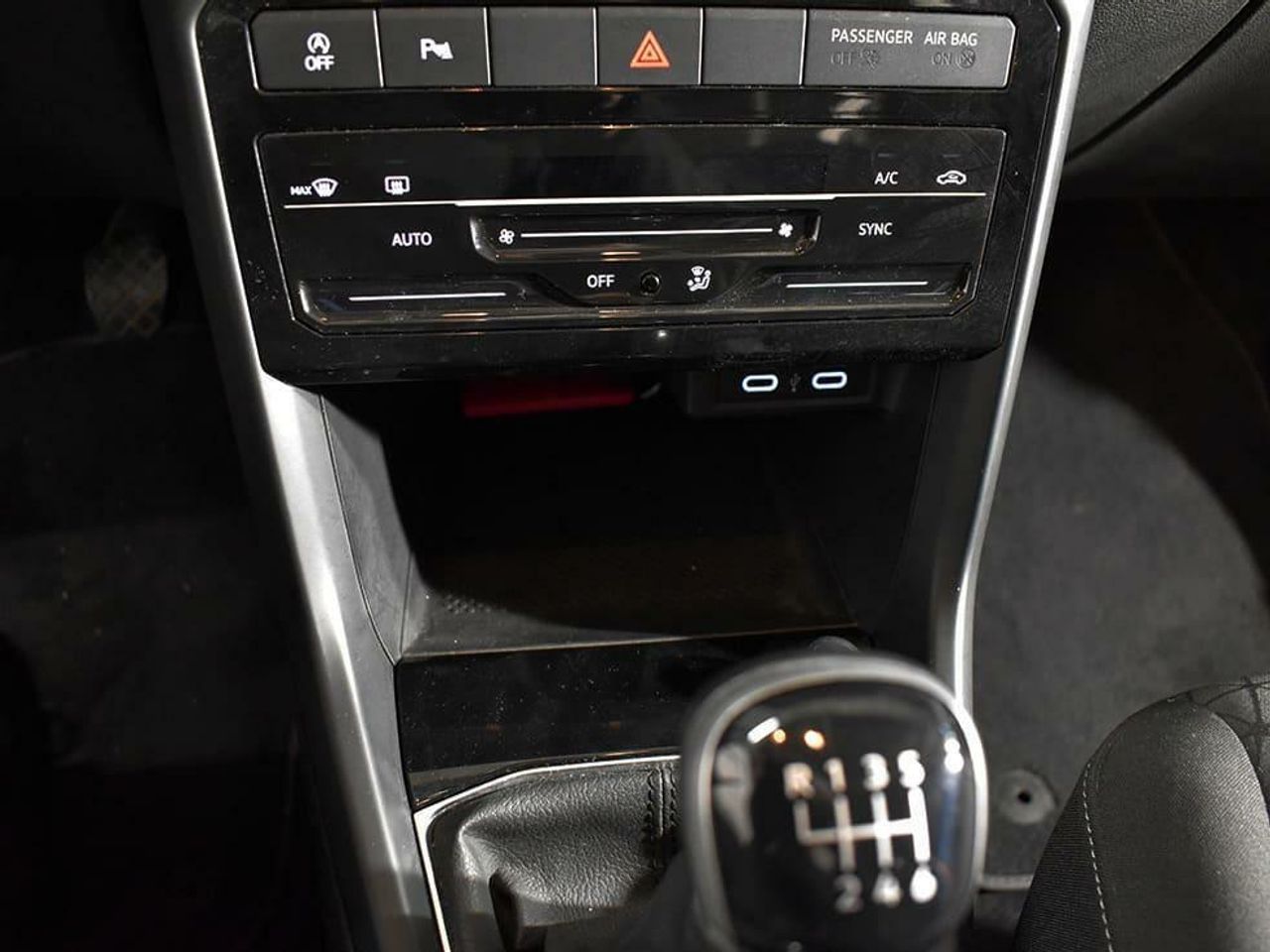Foto Volkswagen T-Cross 12