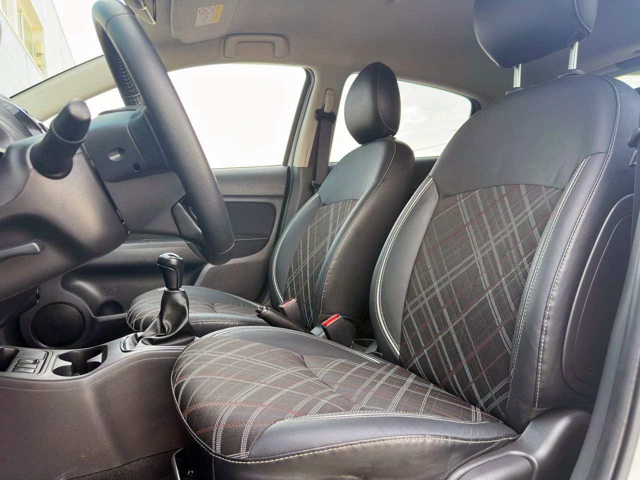 Foto Mitsubishi Space Star 8
