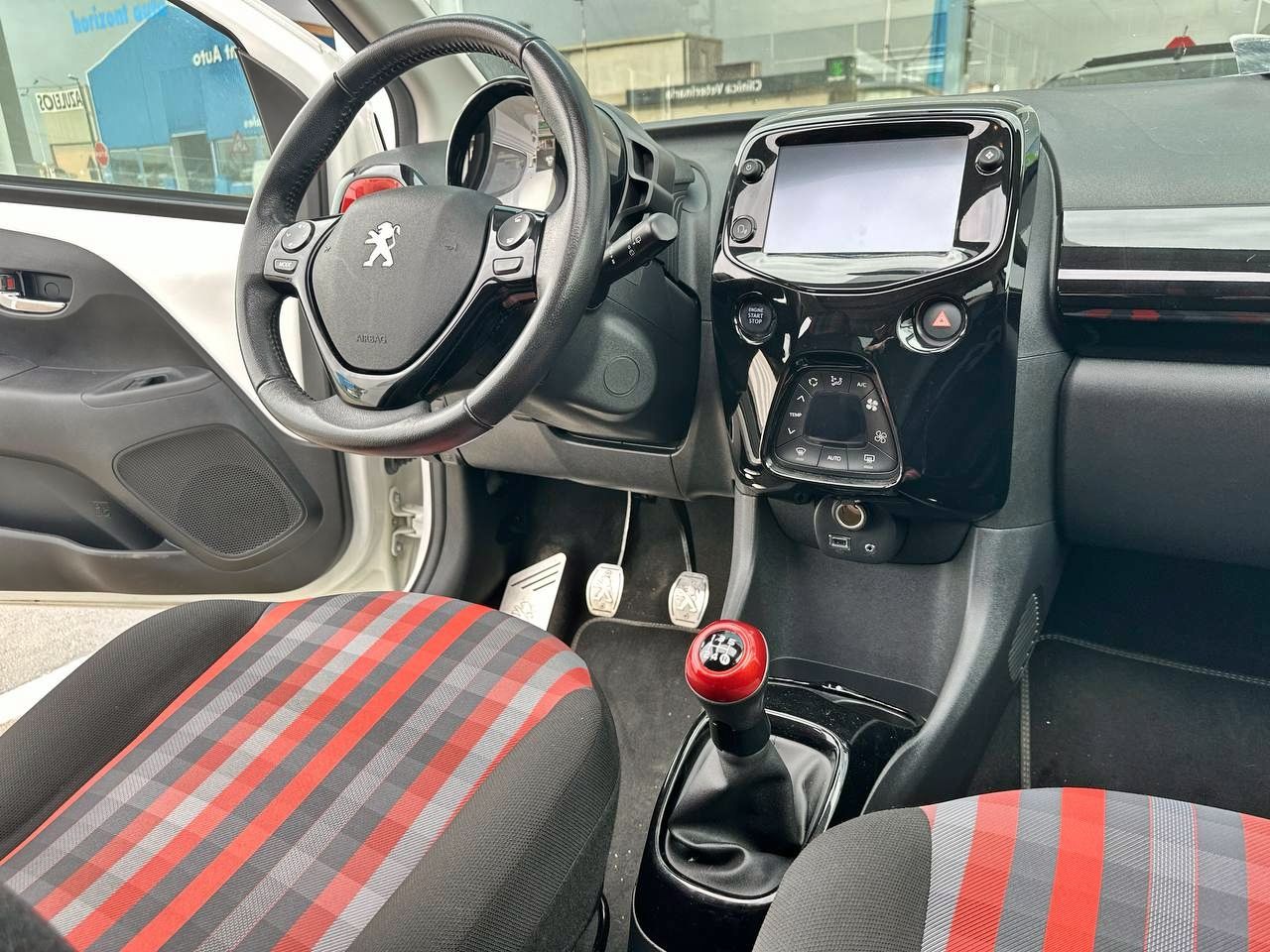 Foto Peugeot 108 5