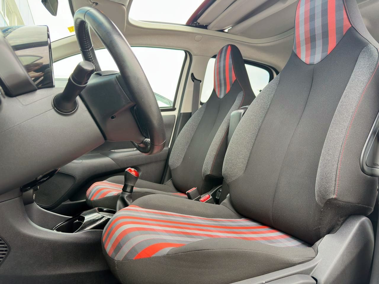 Foto Peugeot 108 8