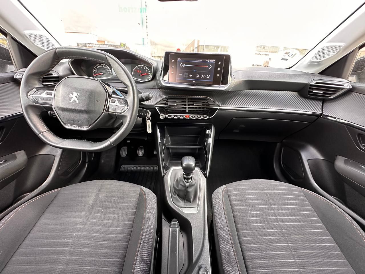 Foto Peugeot 208 4