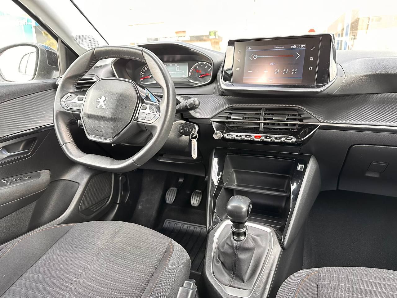 Foto Peugeot 208 5