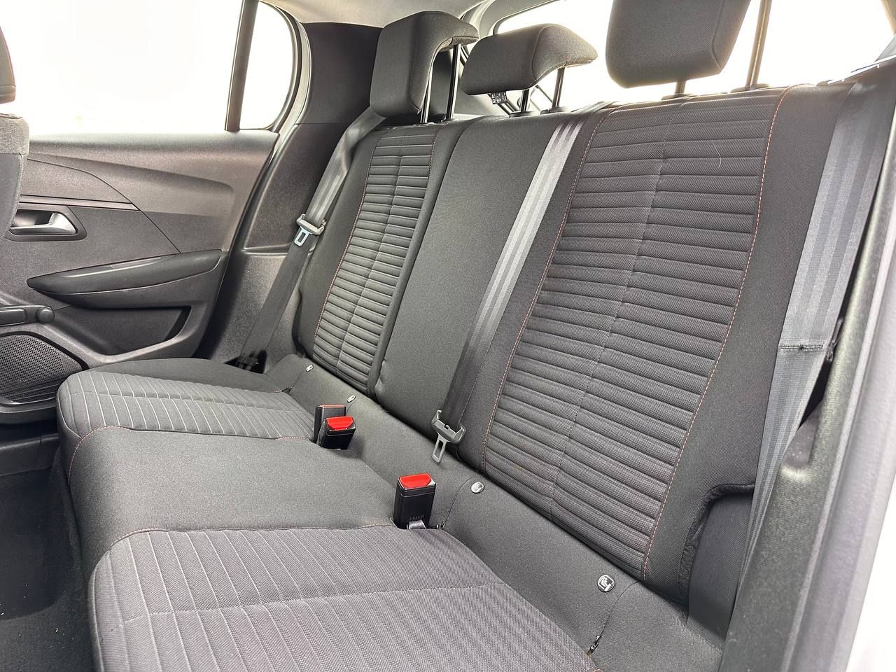 Foto Peugeot 208 9