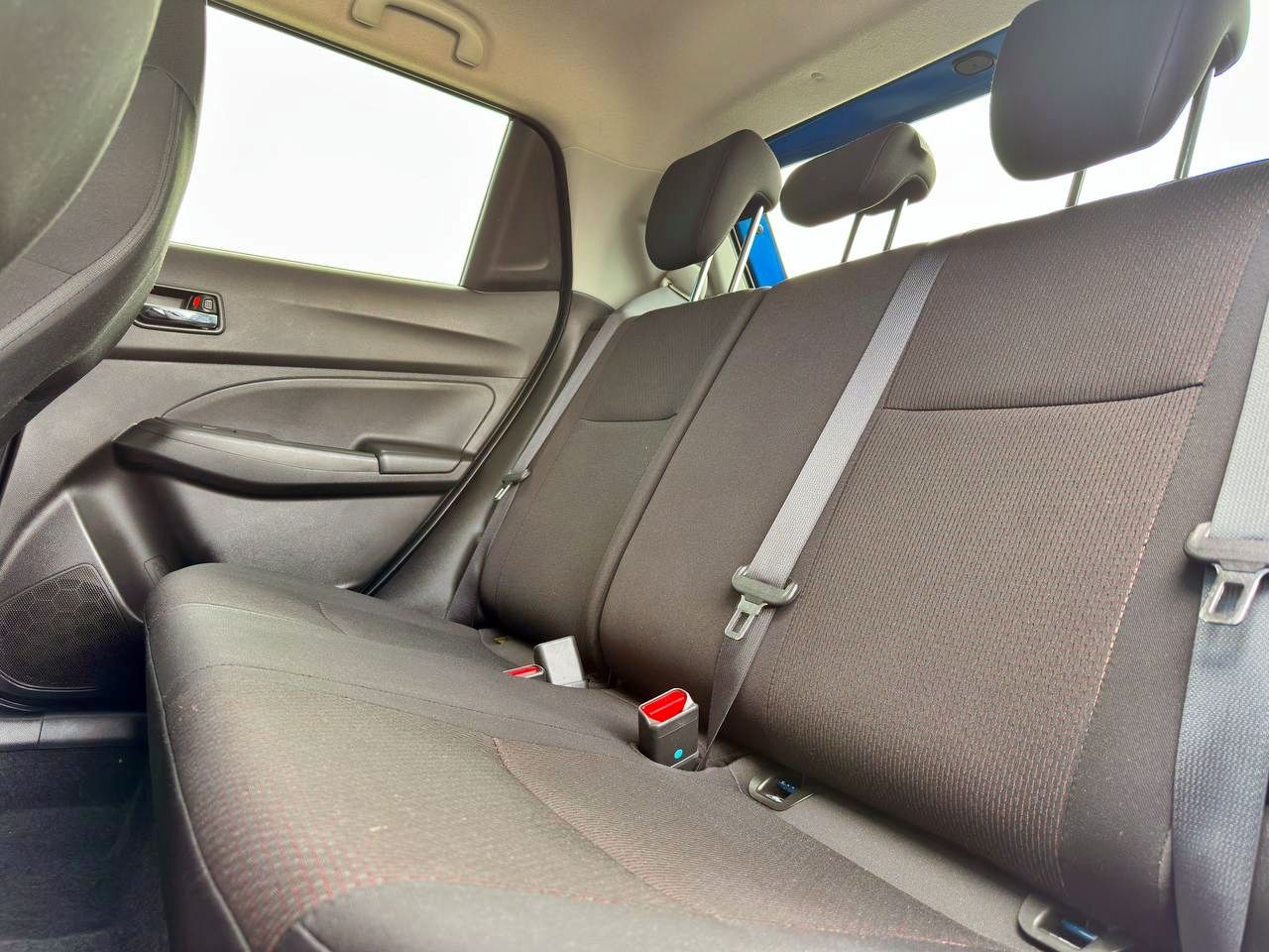 Foto Suzuki Swift 9