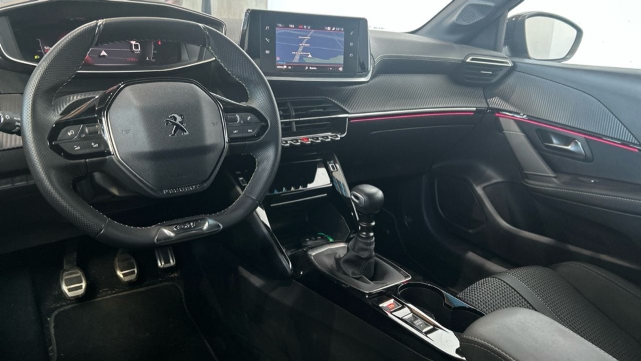 Foto Peugeot 208 21