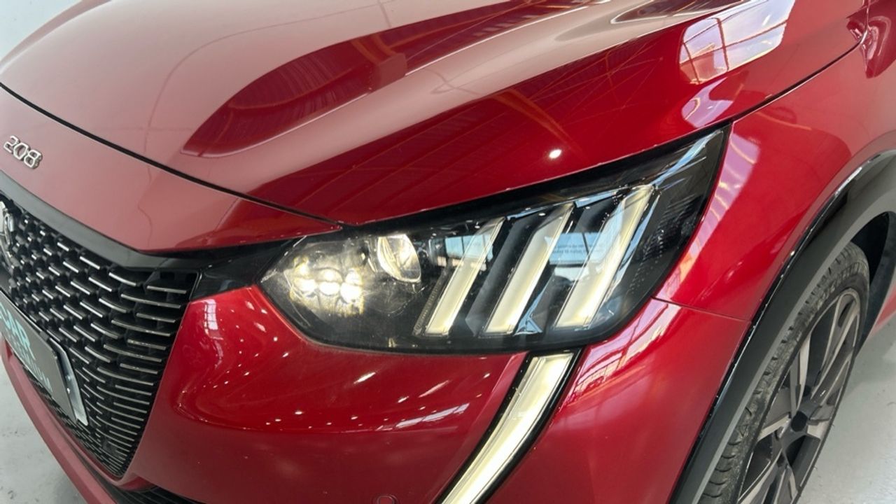 Foto Peugeot 208 16