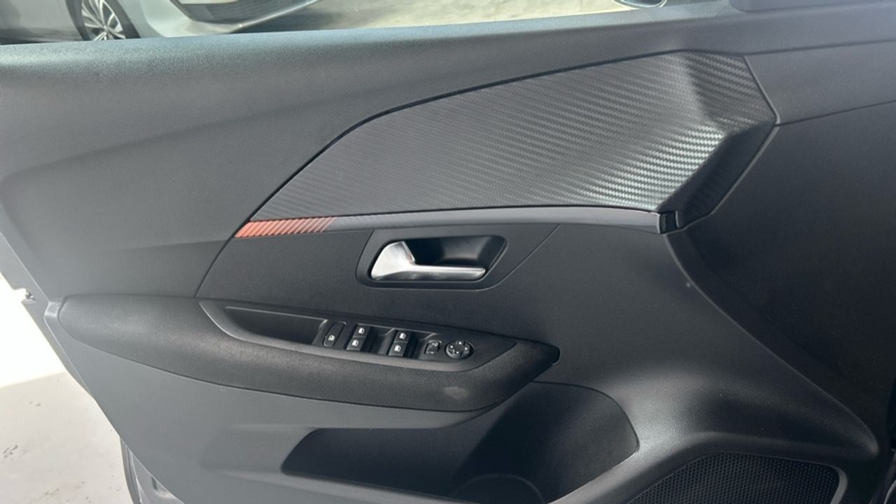 Foto Peugeot 208 19