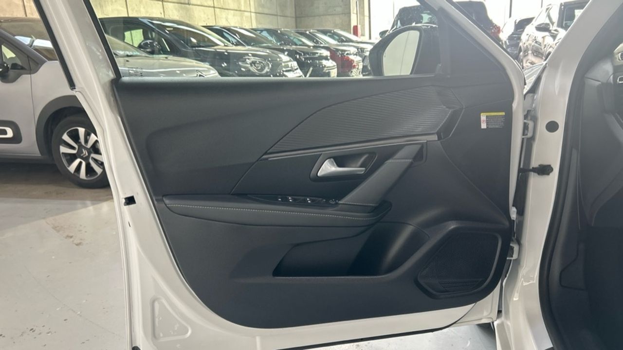 Foto Peugeot 208 19