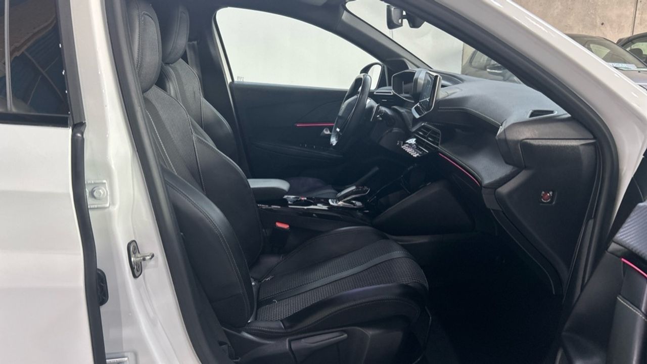Foto Peugeot 208 25