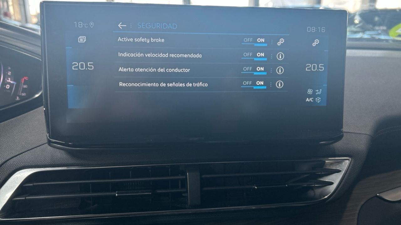 Foto Peugeot 5008 31