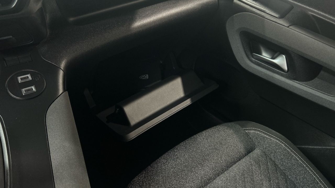 Foto Peugeot Rifter 43