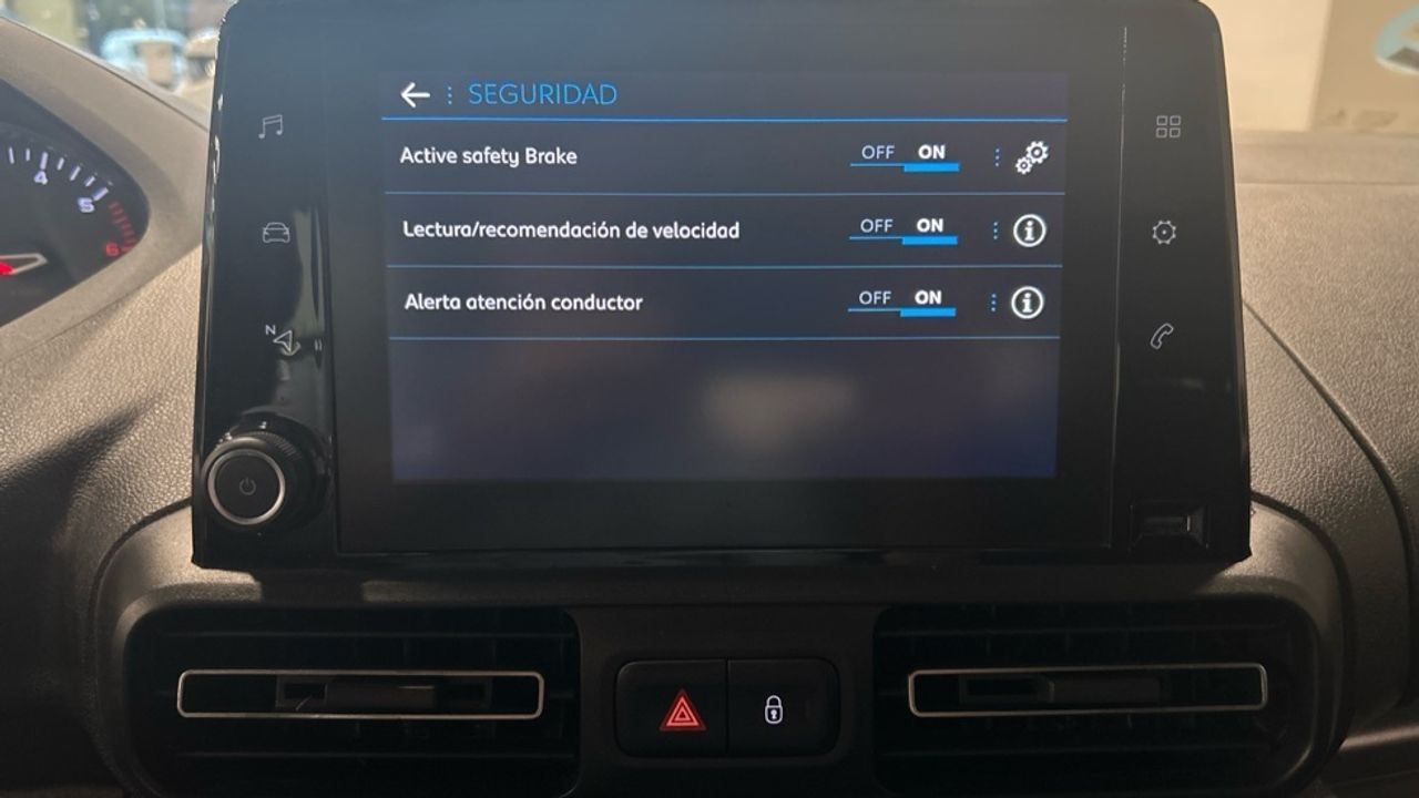 Foto Peugeot Rifter 27