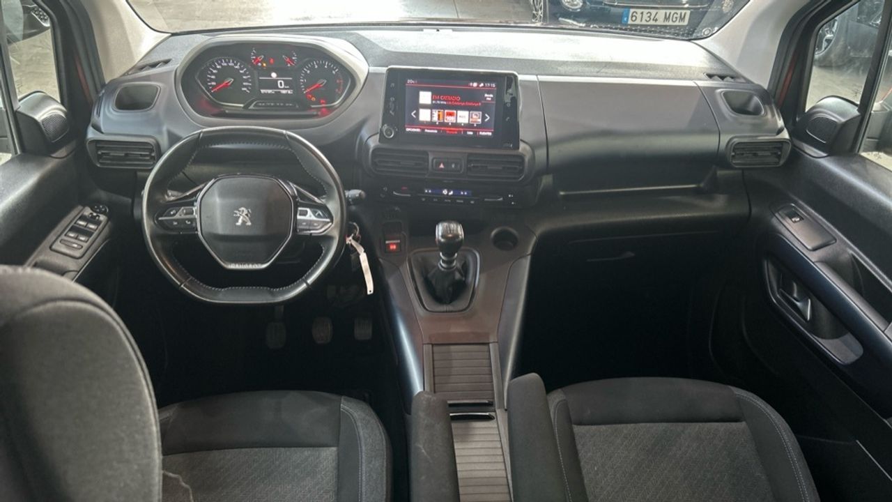 Foto Peugeot Rifter 8