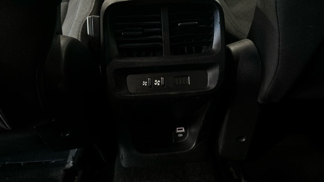 Foto Peugeot Rifter 47