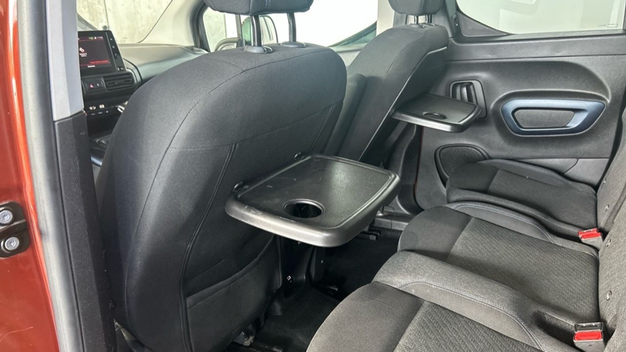 Foto Peugeot Rifter 48