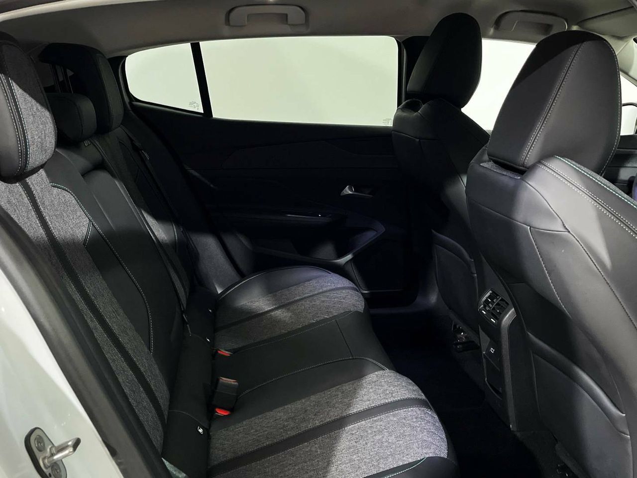 Foto Peugeot 408 10