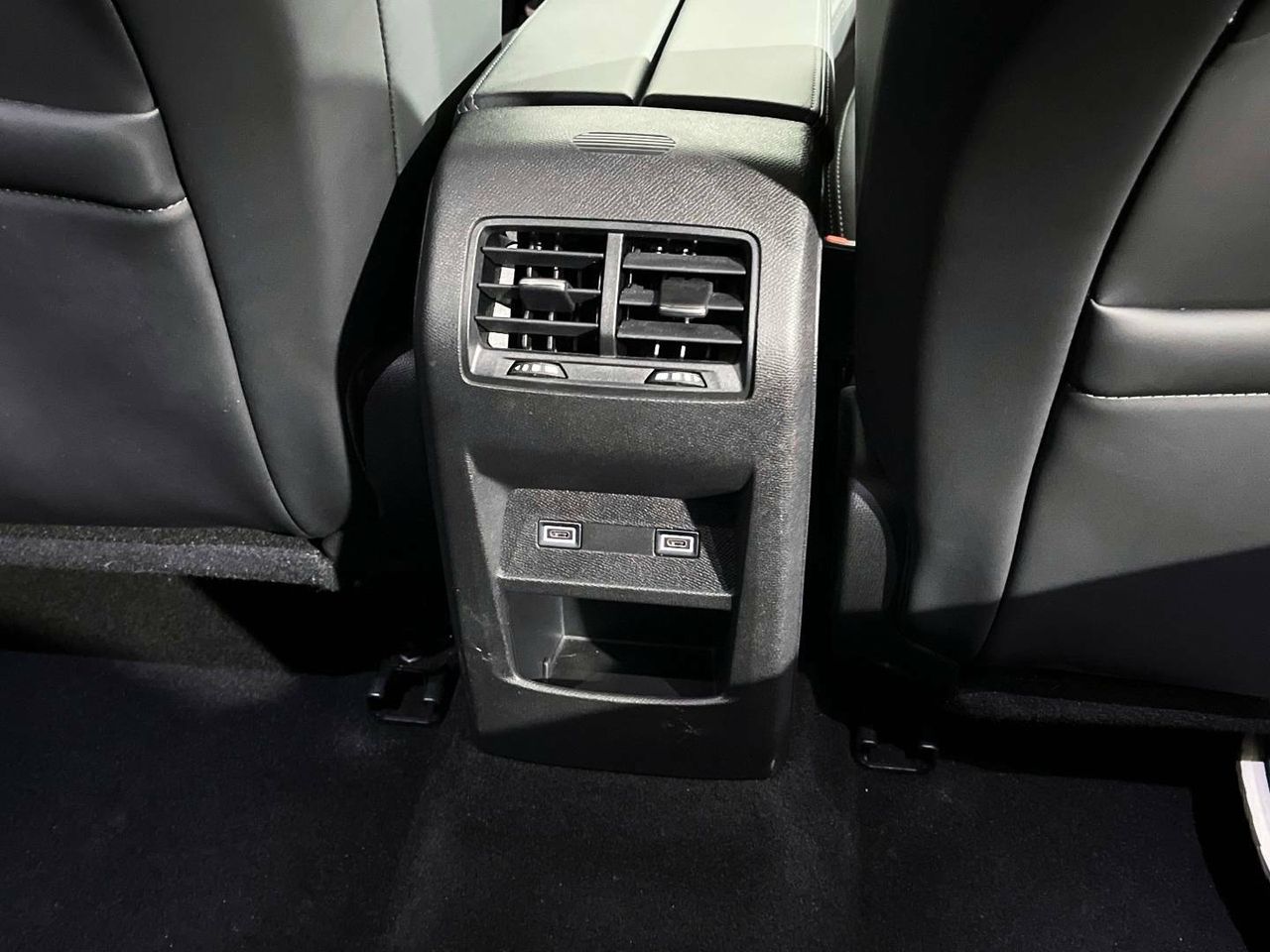 Foto Peugeot 408 19