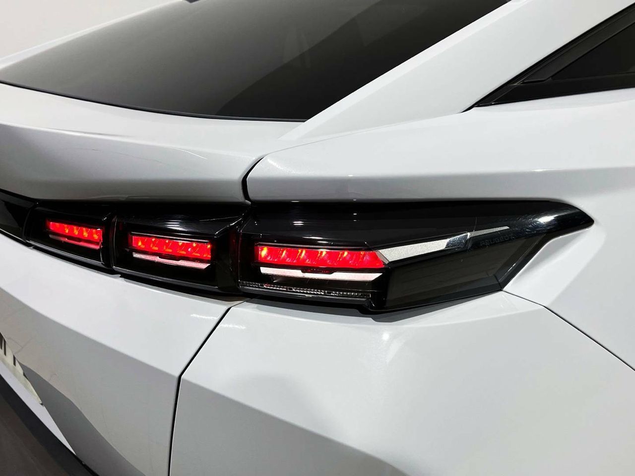 Foto Peugeot 408 21