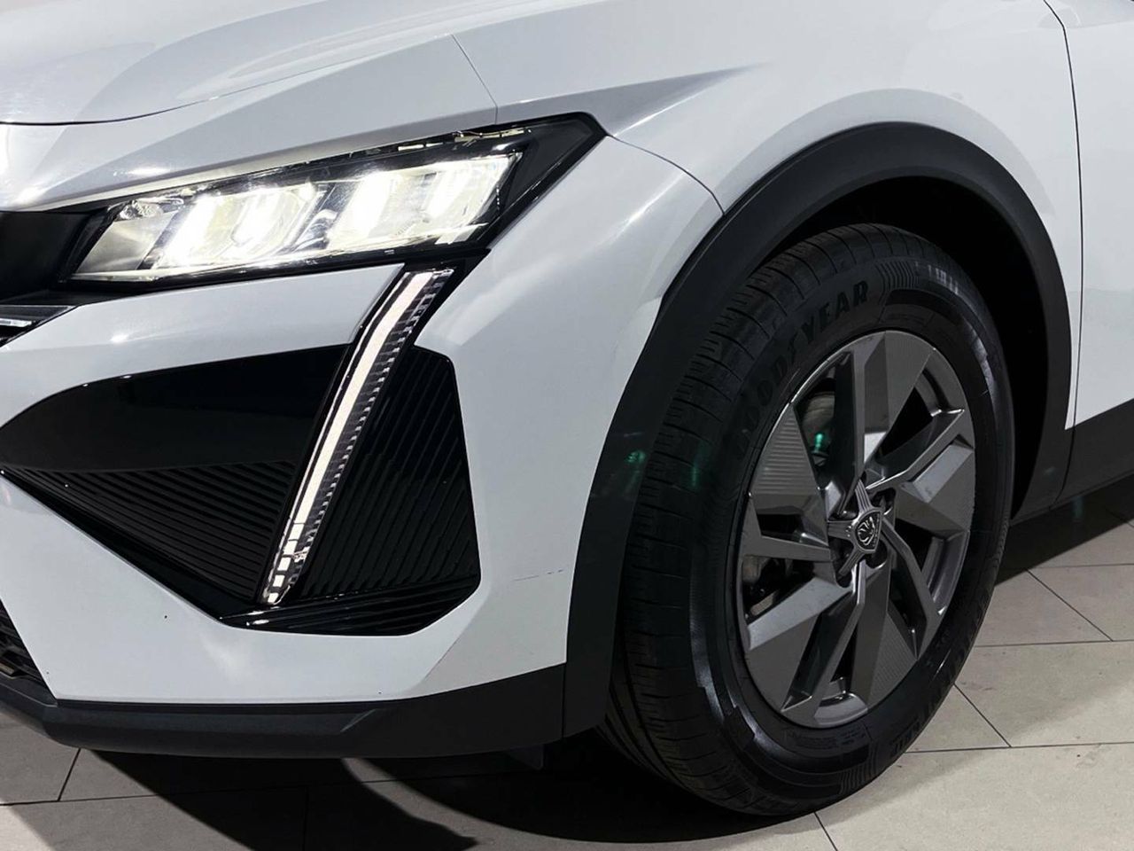 Foto Peugeot 408 31
