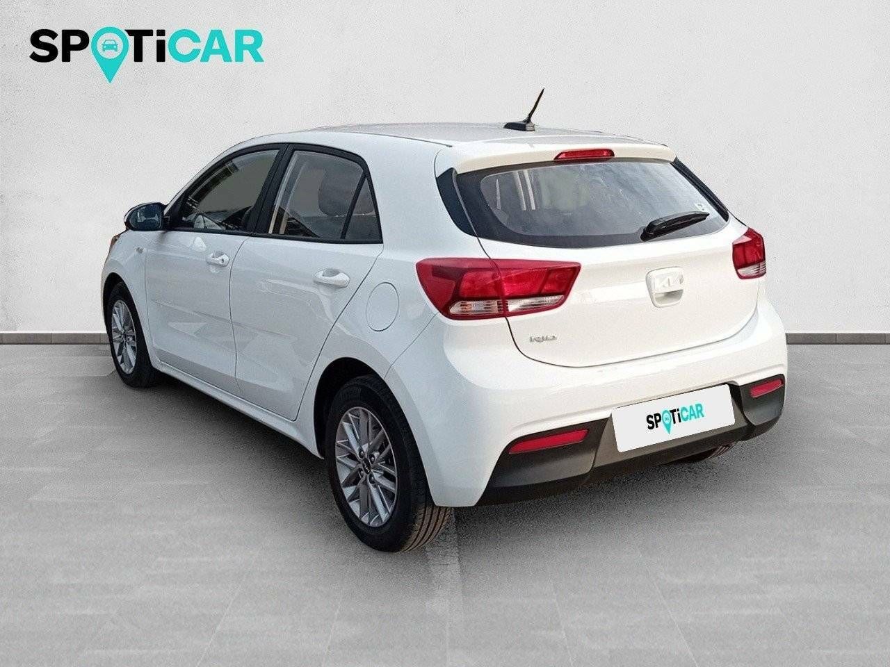Foto Kia Rio 7
